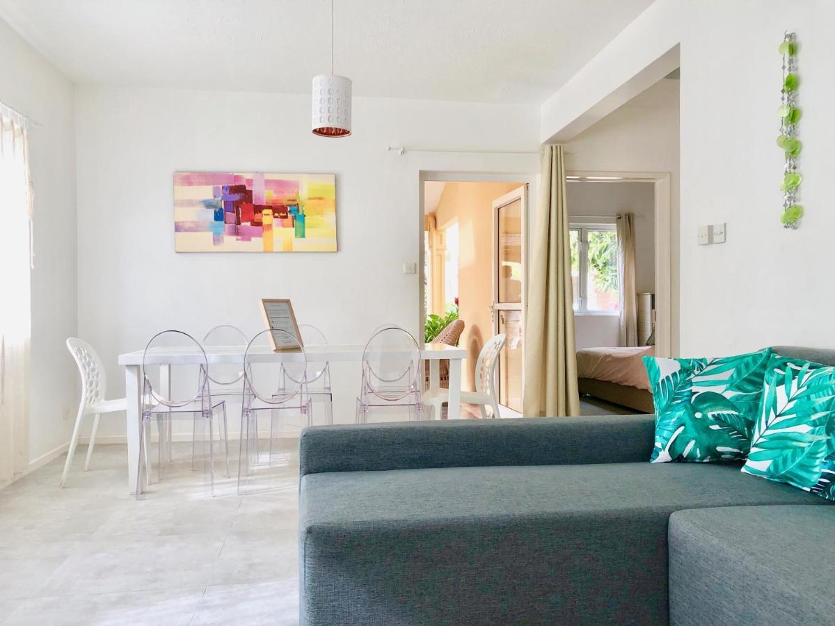 Beachfront Villa In A Beautiful And Secured Complex Flic-en-Flacq Exteriör bild
