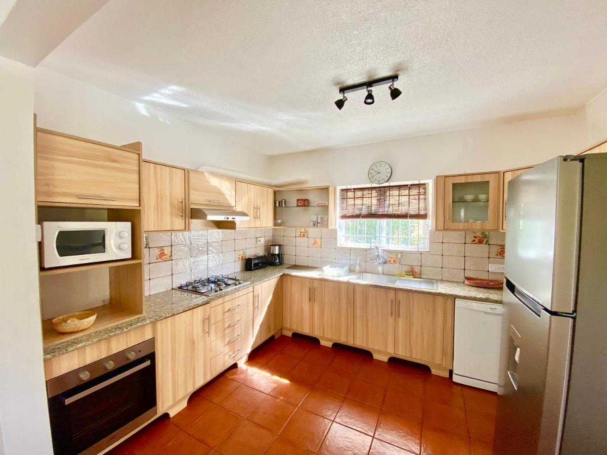 Beachfront Villa In A Beautiful And Secured Complex Flic-en-Flacq Exteriör bild