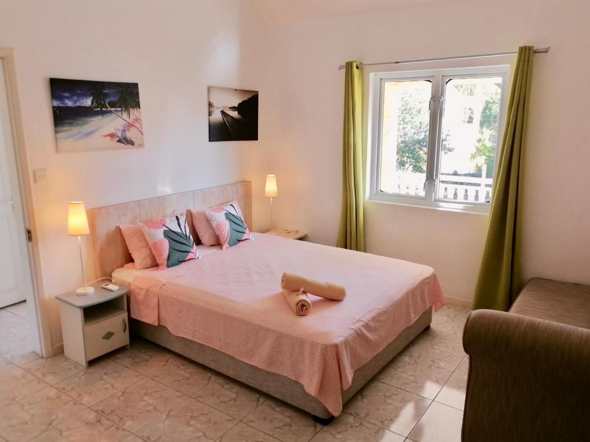 Beachfront Villa In A Beautiful And Secured Complex Flic-en-Flacq Exteriör bild